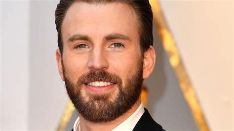 Captain America star Chris Evans accidentally shares nude pic。